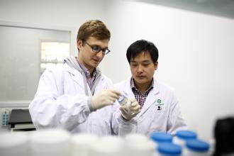 13家医药企业上榜2015全球500强，国药营收2480亿跃升81位