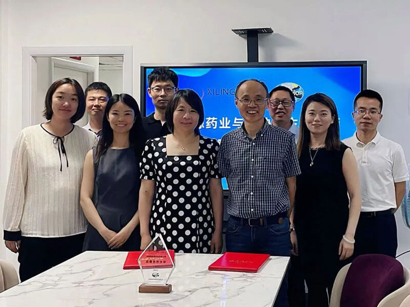 九游会老哥俱乐部与西岭源药业结成战略同伴关系.jpg